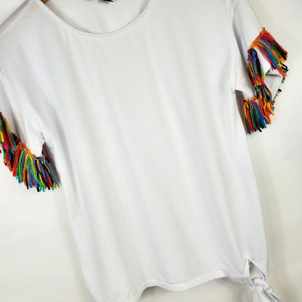Tie Front Tshirt w Colorful Fringe Trim Sleeve